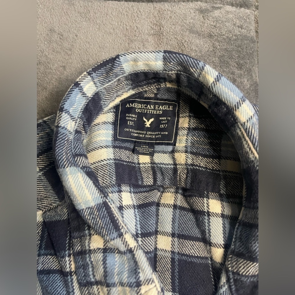 Men’s American Eagle Flannel Button-Down - Size L - Picture 9 of 9